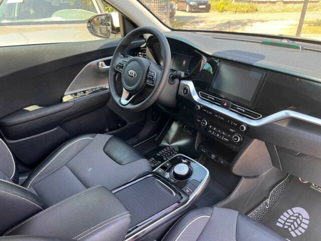 Белый Киа Niro, объемом двигателя 0 л и пробегом 31 тыс. км за 19800 $, фото 11 на Automoto.ua