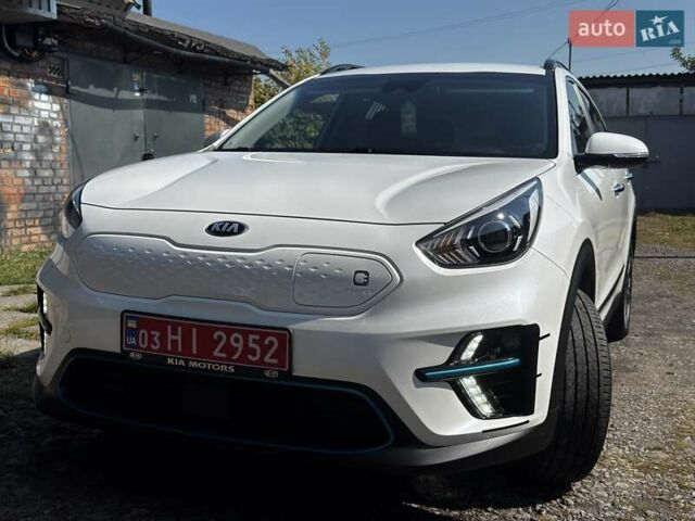 Белый Киа Niro, объемом двигателя 0 л и пробегом 140 тыс. км за 17800 $, фото 2 на Automoto.ua