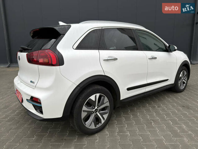 Белый Киа Niro, объемом двигателя 0 л и пробегом 51 тыс. км за 24200 $, фото 93 на Automoto.ua