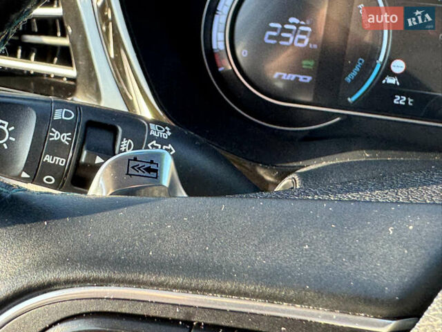 Білий Кіа Niro, об'ємом двигуна 0 л та пробігом 107 тис. км за 20900 $, фото 56 на Automoto.ua