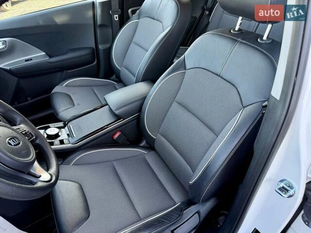 Белый Киа Niro, объемом двигателя 0 л и пробегом 22 тыс. км за 17300 $, фото 11 на Automoto.ua
