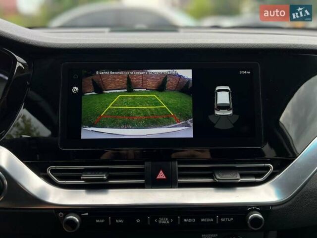 Білий Кіа Niro, об'ємом двигуна 0 л та пробігом 114 тис. км за 18880 $, фото 19 на Automoto.ua