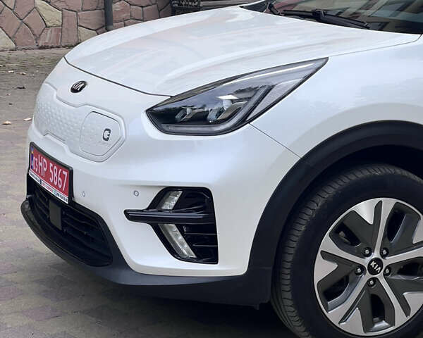 Белый Киа Niro, объемом двигателя 0 л и пробегом 92 тыс. км за 19800 $, фото 11 на Automoto.ua