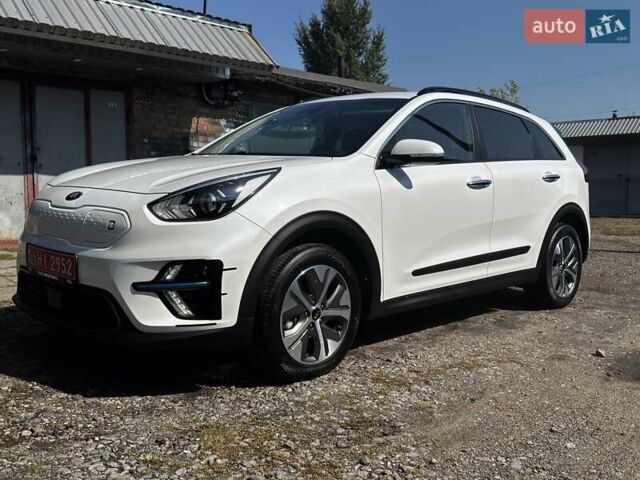 Белый Киа Niro, объемом двигателя 0 л и пробегом 140 тыс. км за 17800 $, фото 5 на Automoto.ua