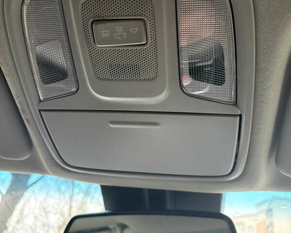 Білий Кіа Niro, об'ємом двигуна 0 л та пробігом 52 тис. км за 20500 $, фото 28 на Automoto.ua