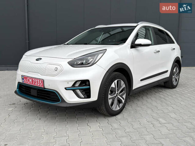Белый Киа Niro, объемом двигателя 0 л и пробегом 39 тыс. км за 23400 $, фото 3 на Automoto.ua