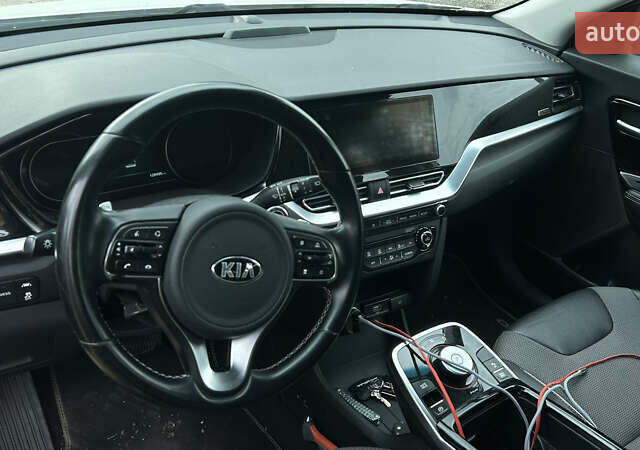 Белый Киа Niro, объемом двигателя 0 л и пробегом 141 тыс. км за 19300 $, фото 8 на Automoto.ua