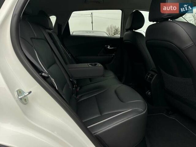 Белый Киа Niro, объемом двигателя 0 л и пробегом 38 тыс. км за 24700 $, фото 99 на Automoto.ua