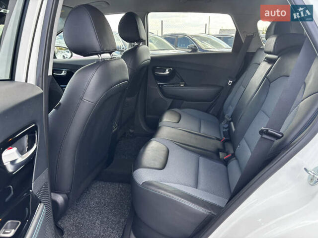 Белый Киа Niro, объемом двигателя 0 л и пробегом 53 тыс. км за 19999 $, фото 26 на Automoto.ua