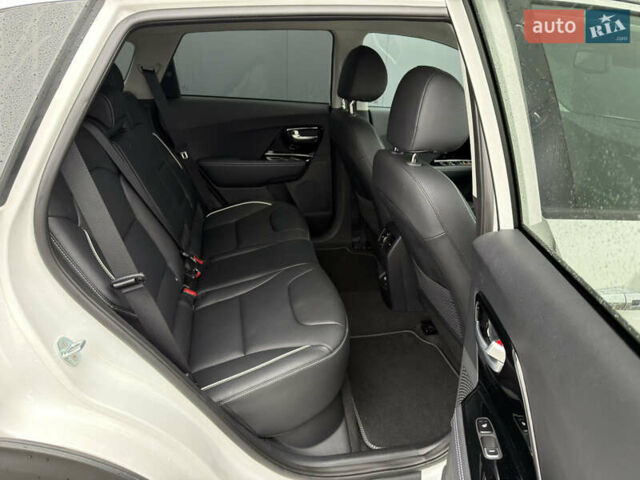 Белый Киа Niro, объемом двигателя 0 л и пробегом 51 тыс. км за 24200 $, фото 76 на Automoto.ua