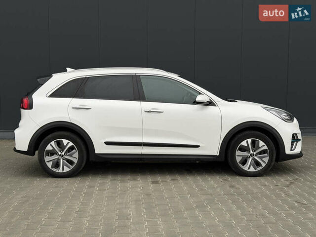 Белый Киа Niro, объемом двигателя 0 л и пробегом 51 тыс. км за 24200 $, фото 51 на Automoto.ua