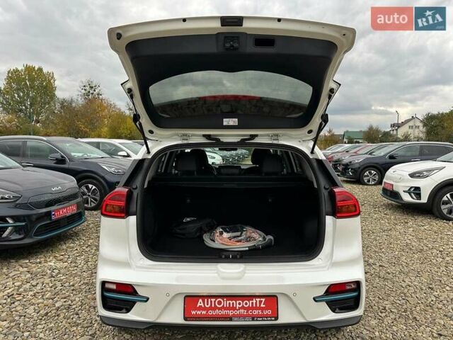 Белый Киа Niro, объемом двигателя 0 л и пробегом 62 тыс. км за 23500 $, фото 80 на Automoto.ua