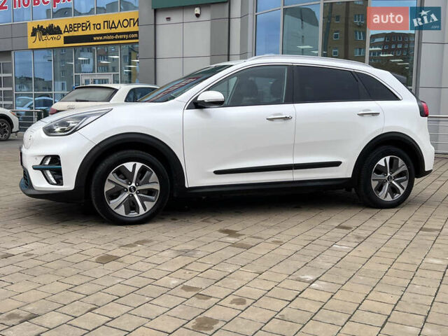 Белый Киа Niro, объемом двигателя 0 л и пробегом 129 тыс. км за 19200 $, фото 3 на Automoto.ua