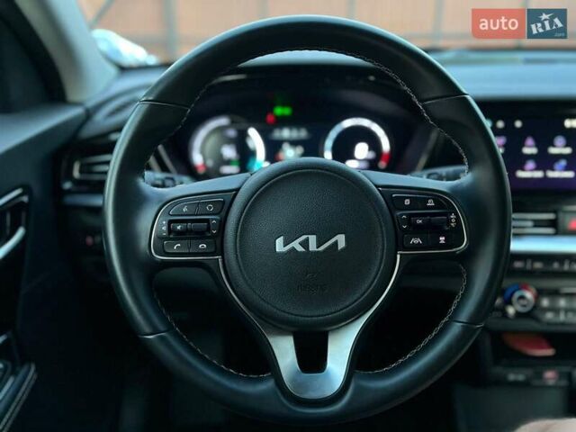 Белый Киа Niro, объемом двигателя 0 л и пробегом 179 тыс. км за 17800 $, фото 17 на Automoto.ua