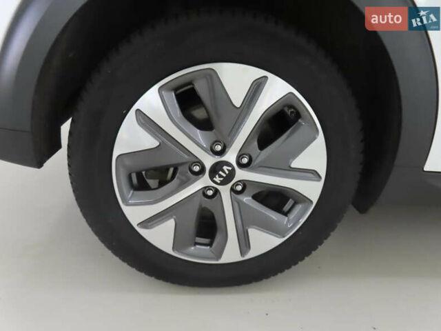 Белый Киа Niro, объемом двигателя 0 л и пробегом 150 тыс. км за 18299 $, фото 42 на Automoto.ua
