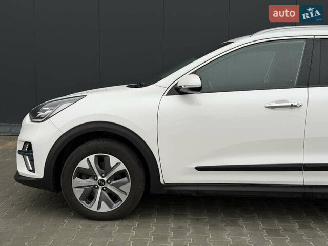 Белый Киа Niro, объемом двигателя 0 л и пробегом 51 тыс. км за 24200 $, фото 82 на Automoto.ua