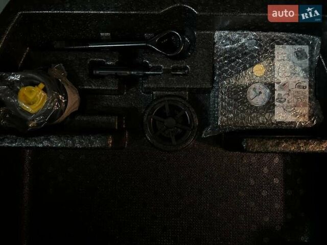 Белый Киа Niro, объемом двигателя 0 л и пробегом 38 тыс. км за 24700 $, фото 98 на Automoto.ua