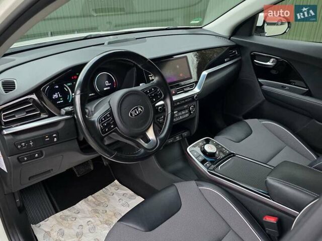 Белый Киа Niro, объемом двигателя 0 л и пробегом 149 тыс. км за 17499 $, фото 24 на Automoto.ua