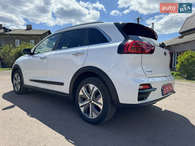 Белый Киа Niro, объемом двигателя 0 л и пробегом 99 тыс. км за 19200 $, фото 12 на Automoto.ua