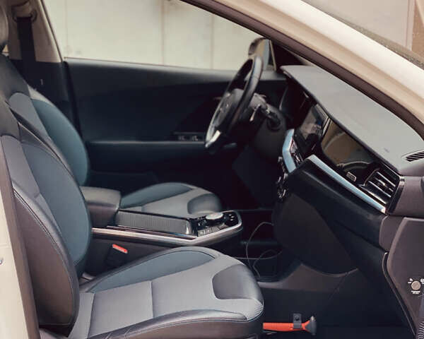 Белый Киа Niro, объемом двигателя 0 л и пробегом 164 тыс. км за 17750 $, фото 38 на Automoto.ua