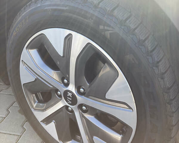 Білий Кіа Niro, об'ємом двигуна 0 л та пробігом 147 тис. км за 18200 $, фото 24 на Automoto.ua