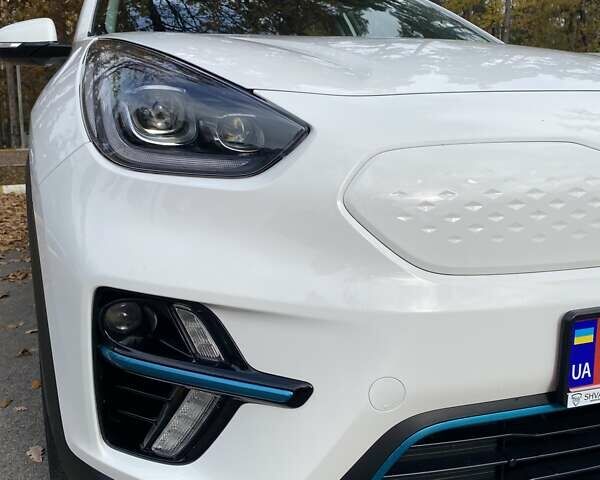 Белый Киа Niro, объемом двигателя 0 л и пробегом 63 тыс. км за 22500 $, фото 5 на Automoto.ua