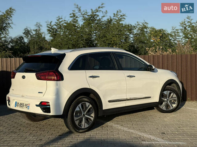 Білий Кіа Niro, об'ємом двигуна 0 л та пробігом 121 тис. км за 18950 $, фото 12 на Automoto.ua