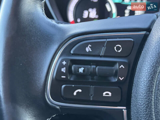 Белый Киа Niro, объемом двигателя 0 л и пробегом 18 тыс. км за 21999 $, фото 60 на Automoto.ua