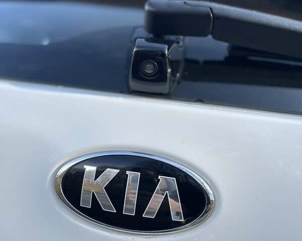Белый Киа Niro, объемом двигателя 0 л и пробегом 96 тыс. км за 16800 $, фото 18 на Automoto.ua