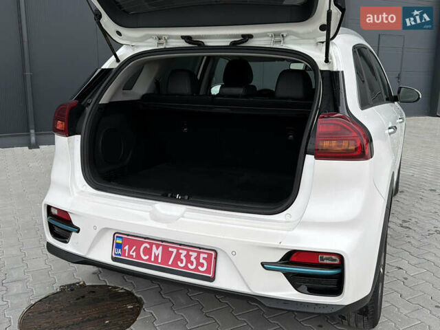 Белый Киа Niro, объемом двигателя 0 л и пробегом 39 тыс. км за 23400 $, фото 79 на Automoto.ua
