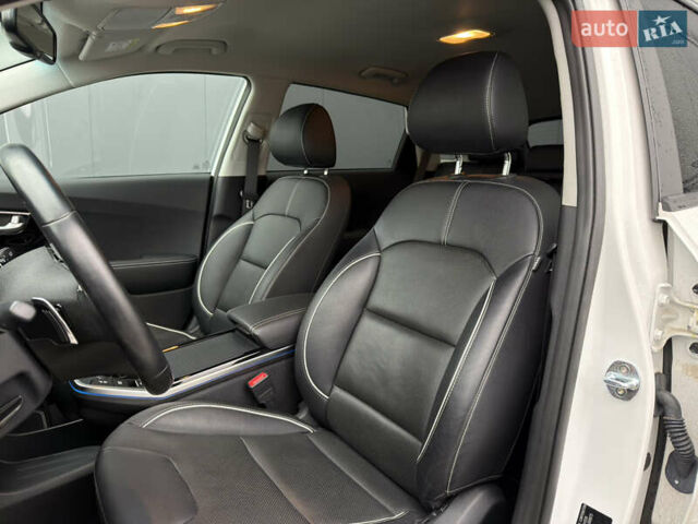 Белый Киа Niro, объемом двигателя 0 л и пробегом 51 тыс. км за 24200 $, фото 19 на Automoto.ua