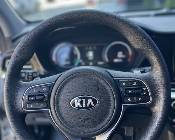 Белый Киа Niro, объемом двигателя 0 л и пробегом 95 тыс. км за 16500 $, фото 56 на Automoto.ua