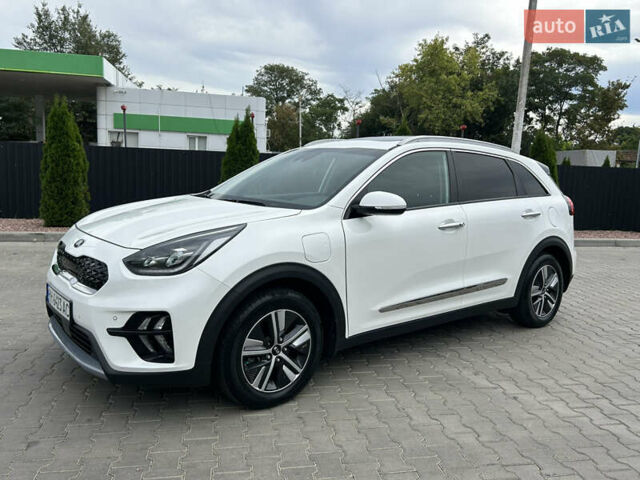 Белый Киа Niro, объемом двигателя 1.58 л и пробегом 54 тыс. км за 22900 $, фото 9 на Automoto.ua