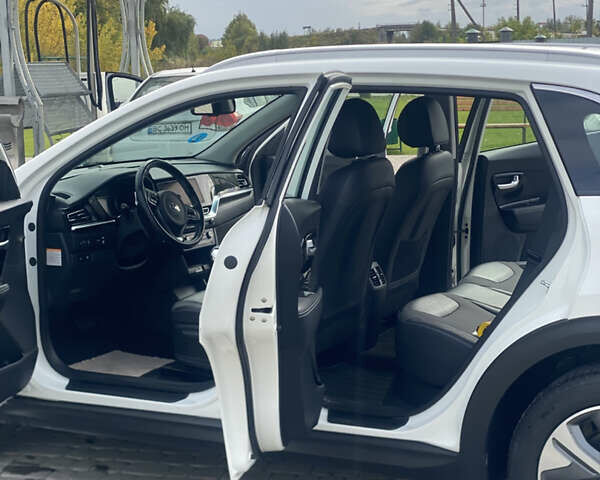 Белый Киа Niro, объемом двигателя 0 л и пробегом 120 тыс. км за 17700 $, фото 13 на Automoto.ua