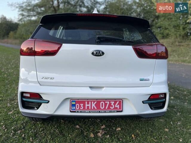Белый Киа Niro, объемом двигателя 0 л и пробегом 95 тыс. км за 16500 $, фото 10 на Automoto.ua