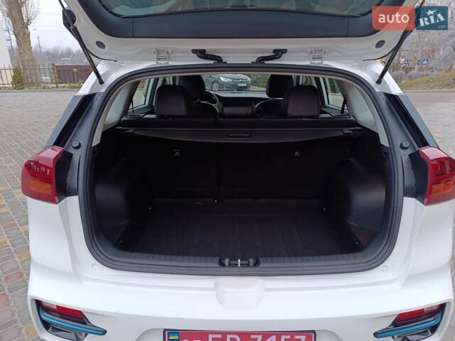 Белый Киа Niro, объемом двигателя 0 л и пробегом 34 тыс. км за 19999 $, фото 57 на Automoto.ua