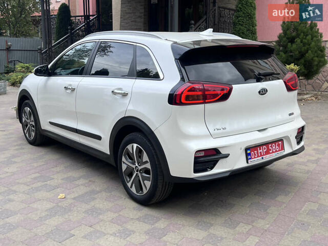 Белый Киа Niro, объемом двигателя 0 л и пробегом 92 тыс. км за 19800 $, фото 9 на Automoto.ua