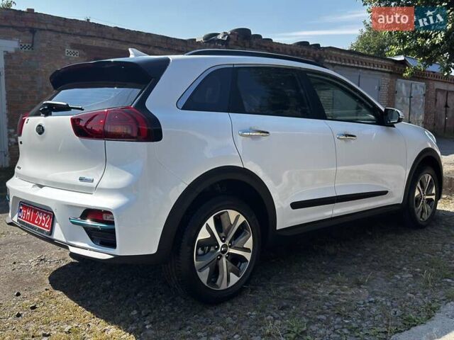 Белый Киа Niro, объемом двигателя 0 л и пробегом 140 тыс. км за 17800 $, фото 14 на Automoto.ua