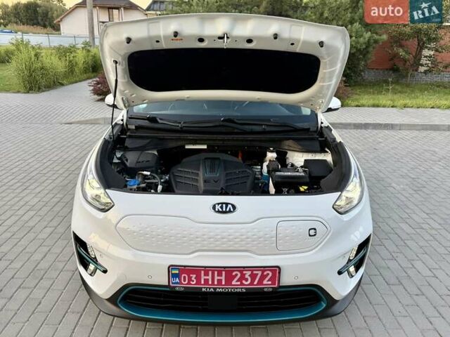 Белый Киа Niro, объемом двигателя 0 л и пробегом 82 тыс. км за 18950 $, фото 112 на Automoto.ua