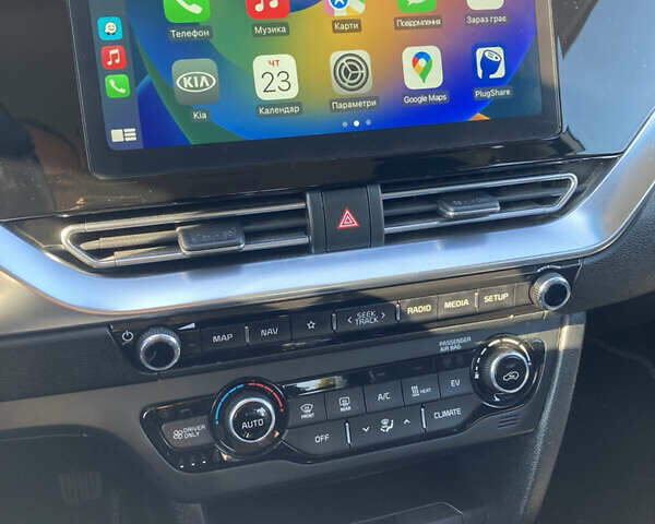 Білий Кіа Niro, об'ємом двигуна 0 л та пробігом 147 тис. км за 18200 $, фото 35 на Automoto.ua