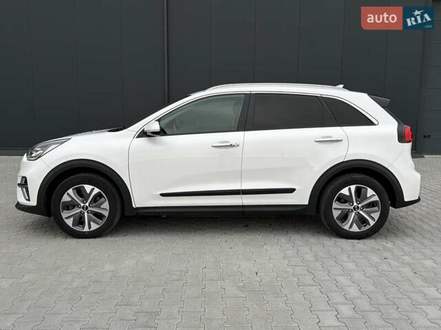 Белый Киа Niro, объемом двигателя 0 л и пробегом 39 тыс. км за 23400 $, фото 90 на Automoto.ua