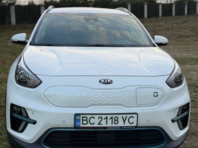Білий Кіа Niro, об'ємом двигуна 0 л та пробігом 68 тис. км за 21400 $, фото 4 на Automoto.ua