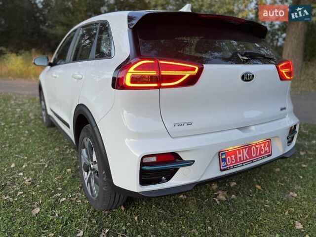 Белый Киа Niro, объемом двигателя 0 л и пробегом 95 тыс. км за 16500 $, фото 7 на Automoto.ua