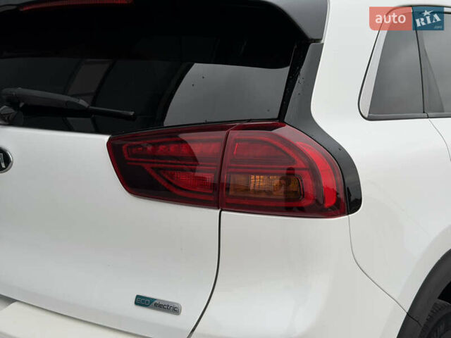 Белый Киа Niro, объемом двигателя 0 л и пробегом 39 тыс. км за 23400 $, фото 70 на Automoto.ua