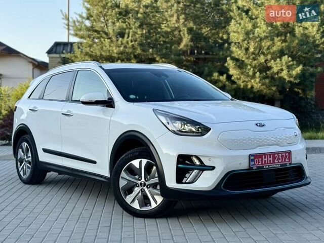 Белый Киа Niro, объемом двигателя 0 л и пробегом 82 тыс. км за 18950 $, фото 1 на Automoto.ua