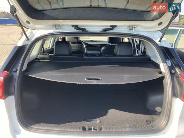 Білий Кіа Niro, об'ємом двигуна 0 л та пробігом 147 тис. км за 18200 $, фото 20 на Automoto.ua