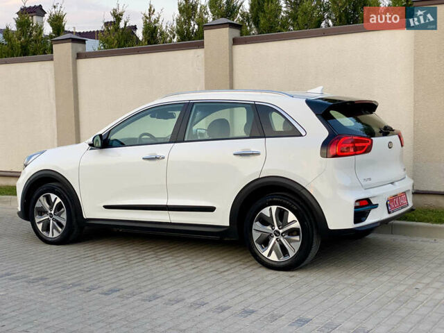 Білий Кіа Niro, об'ємом двигуна 0 л та пробігом 68 тис. км за 20750 $, фото 8 на Automoto.ua