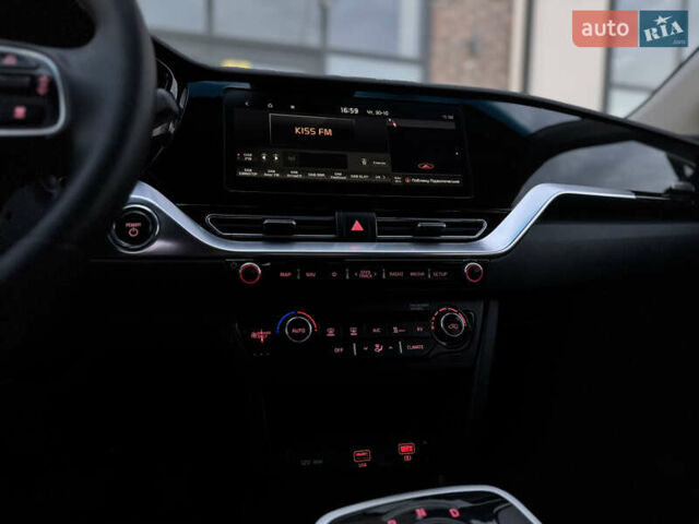 Белый Киа Niro, объемом двигателя 0 л и пробегом 113 тыс. км за 17800 $, фото 50 на Automoto.ua