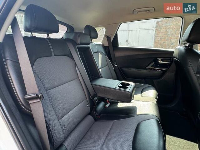 Белый Киа Niro, объемом двигателя 0 л и пробегом 140 тыс. км за 17800 $, фото 54 на Automoto.ua