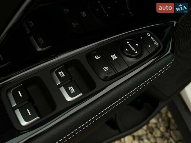 Белый Киа Niro, объемом двигателя 0 л и пробегом 38 тыс. км за 24700 $, фото 5 на Automoto.ua